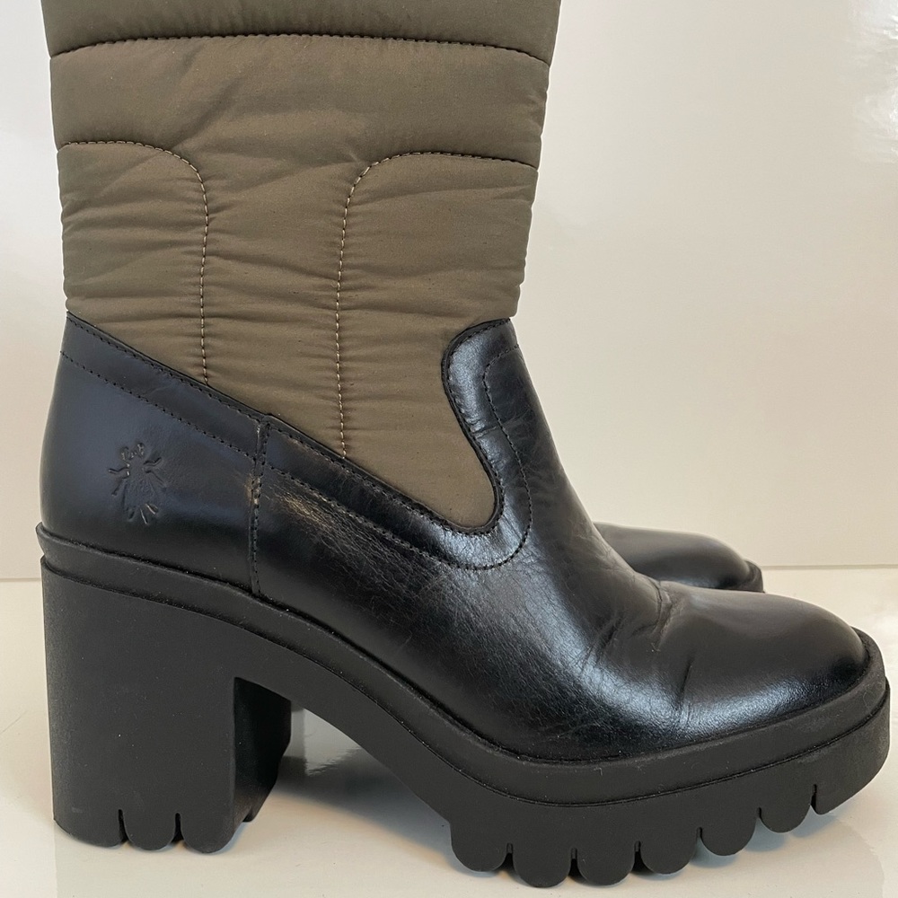 Fly London chunky boot - Picture 2 of 6